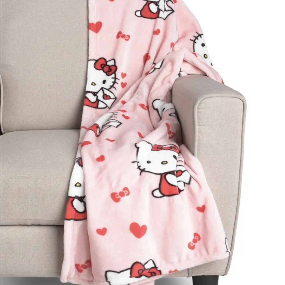 Hello Kitty valentines throw blanket